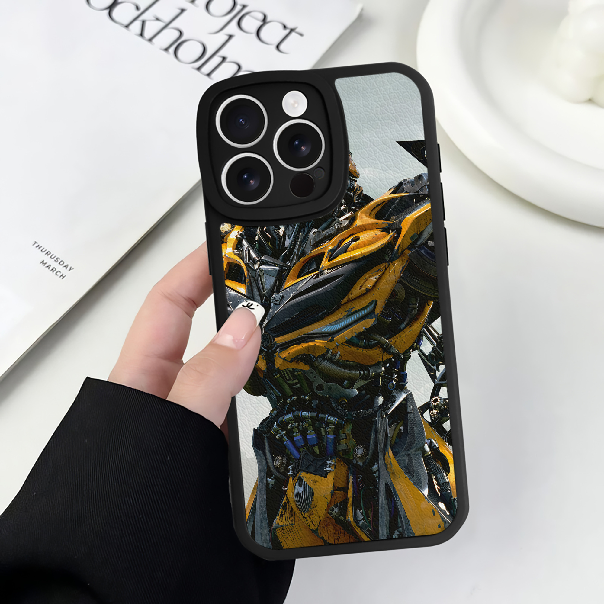 （画像用） Transformers トランスフォーマー 【iPhone 16シリーズ対応】シリコンスマホケース（レザー調） 材質：シリコン